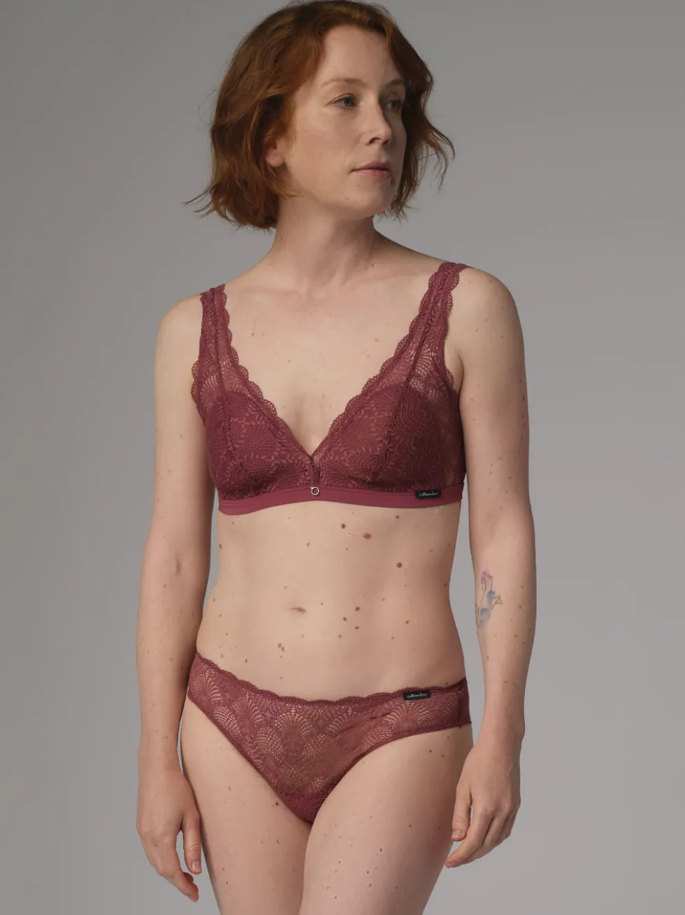 Brasil-Slip mit Spitze