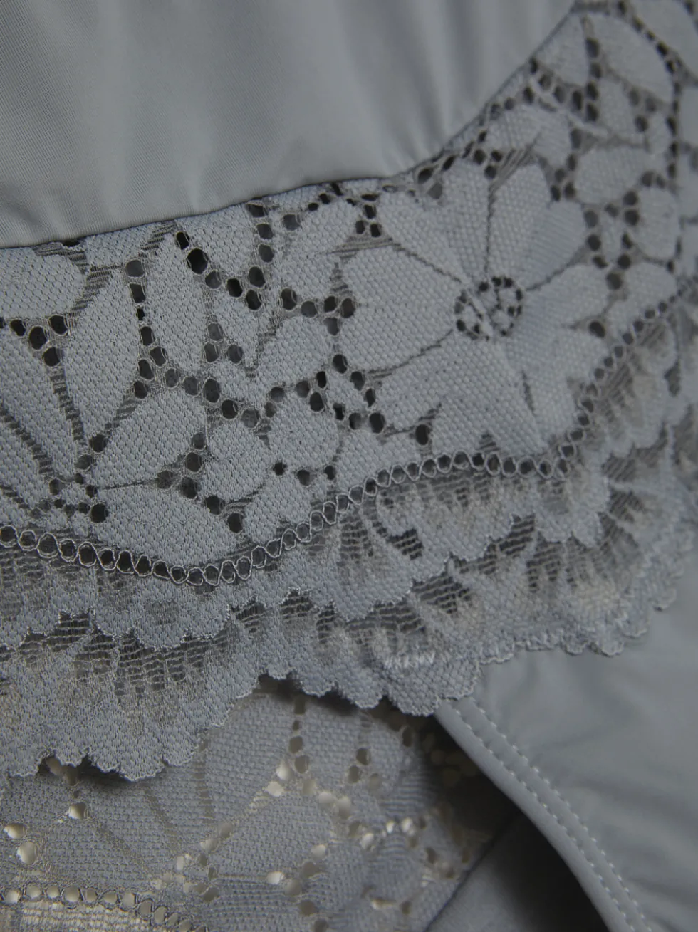 Brasil-Slip mit Spitze
