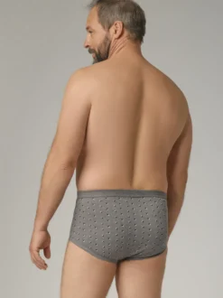 Slip mit Eingriff