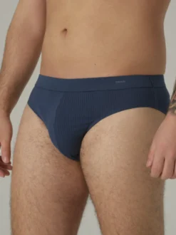 Slip mit Nadelzug