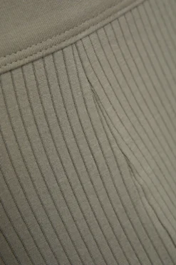 Slip mit Nadelzug