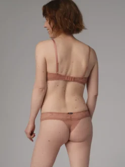 String mit Spitze